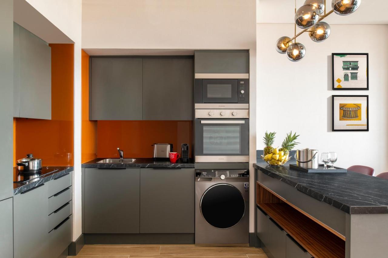 Swissotel Living Dżedda Zewnętrze zdjęcie A typical kitchen in a serviced apartment