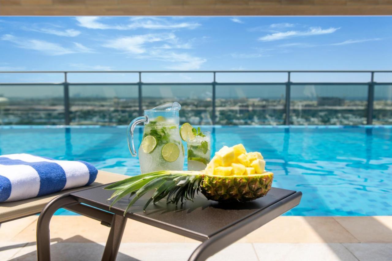 Swissotel Living Dżedda Zewnętrze zdjęcie The pool at the hotel