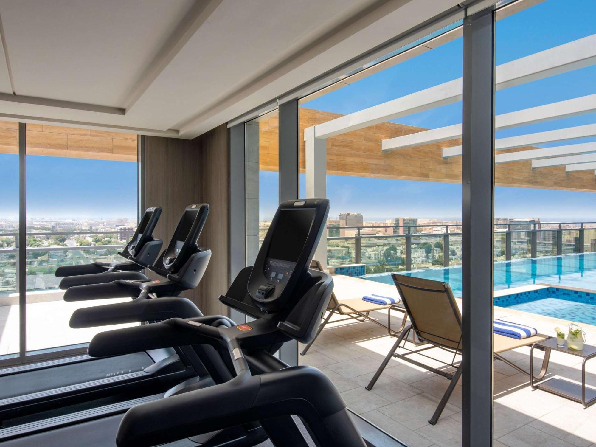 Swissotel Living Dżedda Zewnętrze zdjęcie The gym at the hotel
